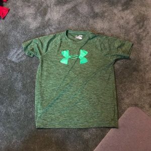 Boys XL under Armour athletic tee shirt
